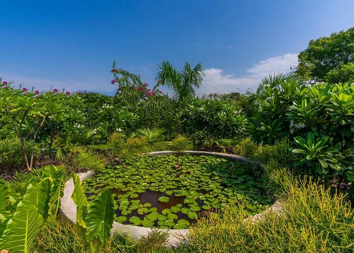 Stayvista\'S Anantam - Luxury 4Br Villa With Huge Swimming Pool In Delhi